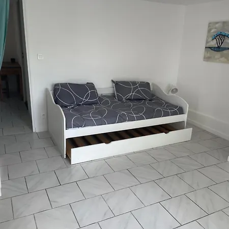 Logement R.d.c De Maison